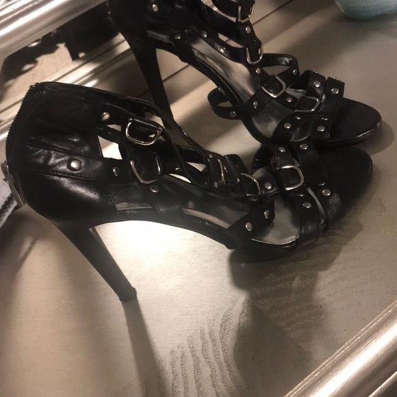 Sandals - Picture 2 of 3